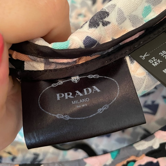 38 Never worn Prada dress - Picture 4 of 7